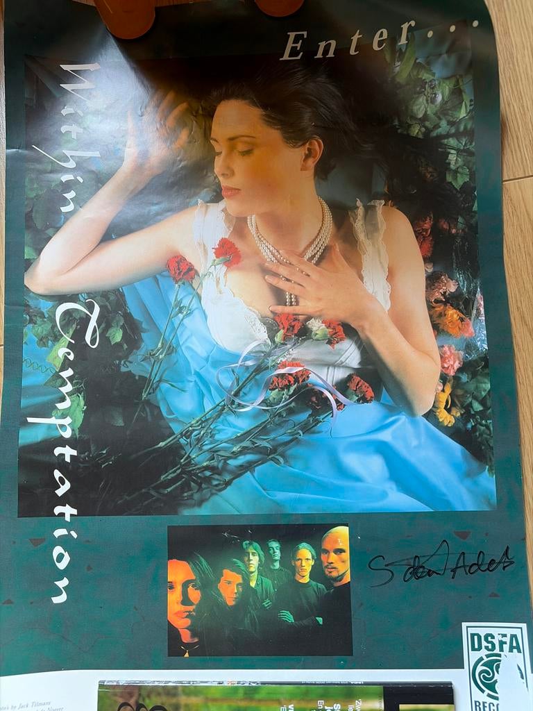 Within Temptation poster met handtekening Sharon den Adel, Ophalen of Verzenden, A1 t/m A3, Muziek, Rechthoekig Staand