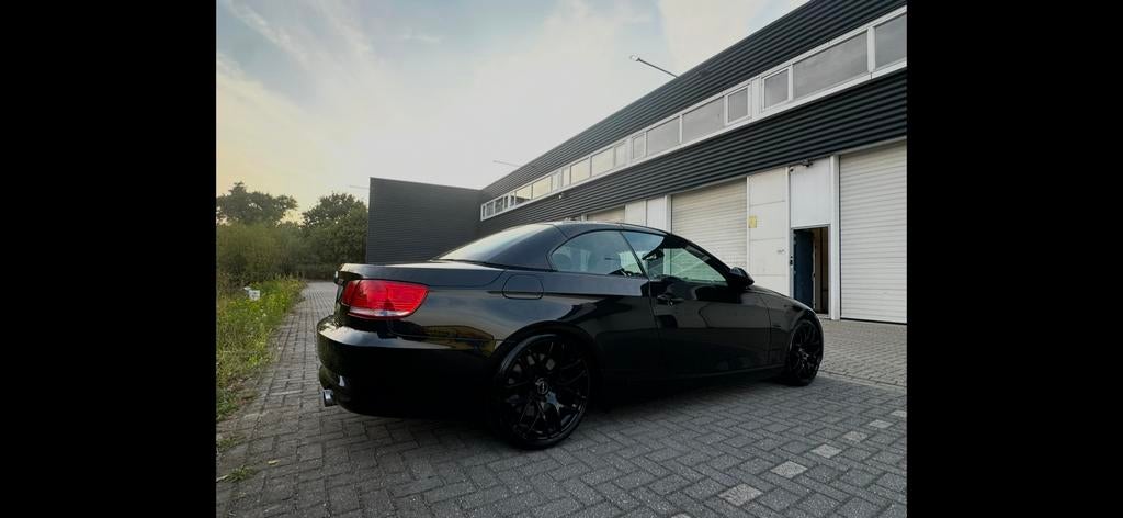 BMW 3-Serie 3.0 I 335i Cabrio AUT 2007 Zwart E93 306pk, Auto's, BMW, Automaat, Achterwielaandrijving, Cabriolet, 4 stoelen