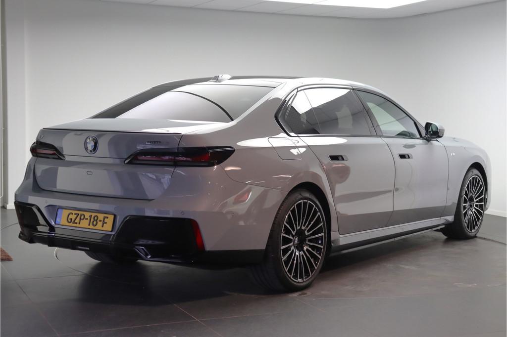 BMW i7 eDrive50 High Executive M Sport / Panoramadak / Stoel, Achterwielaandrijving, Gebruikt, Zwart, Met garantie (alle)