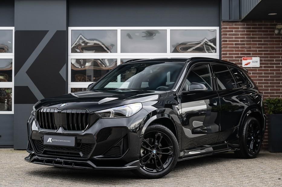 BMW X1 sDrive18i | M-Sport | Maxton | Shadow | Harman/Kardon, 136 pk, Gebruikt, Leder en Stof, Zwart