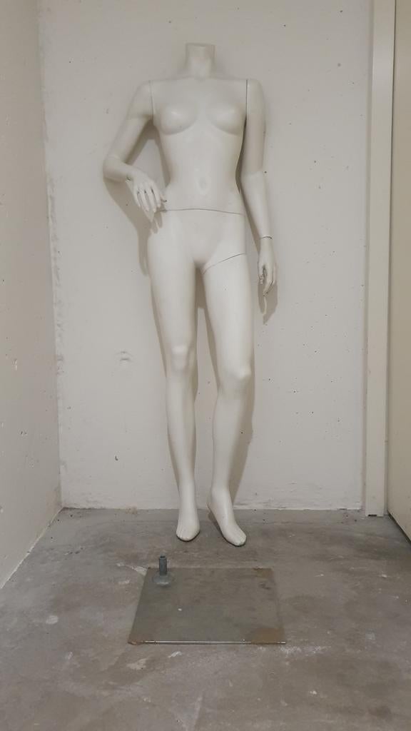 Vrouwelijke paspop zonder hoofd – wit model, Ophalen of Verzenden