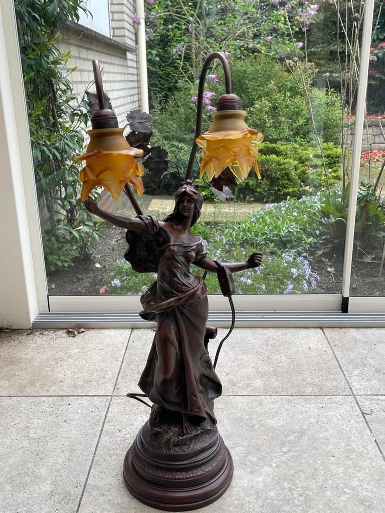 ANTIEKE LAMP ENGEL + 2 glazen lampenkappen, Antiek en Kunst, Antiek | Lampen, Ophalen