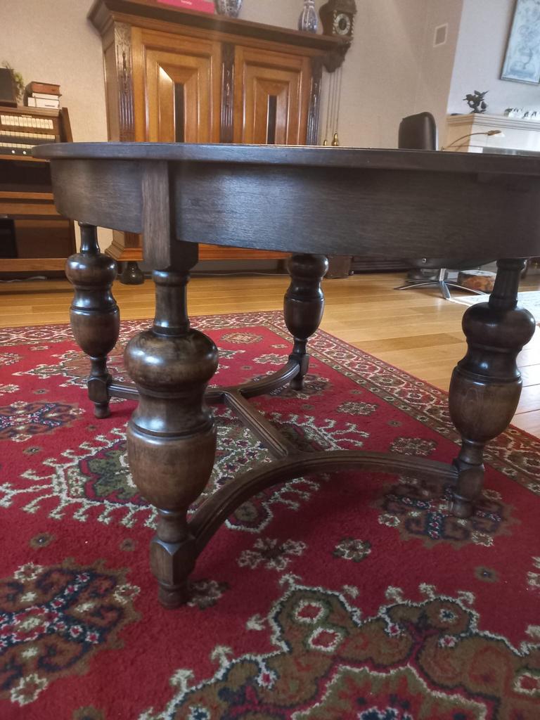 Ovale houten tafel met gedraaide poten, Ophalen