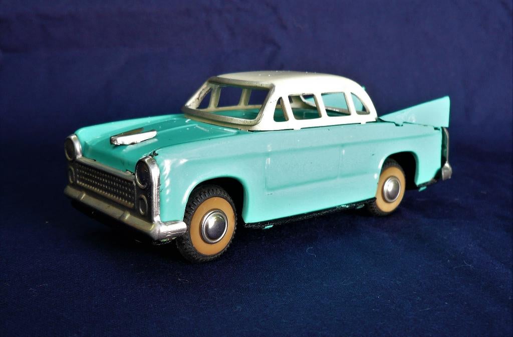 MF 083 DongFeng CA71 limousine 1958. blik, 16 cm., Ophalen of Verzenden