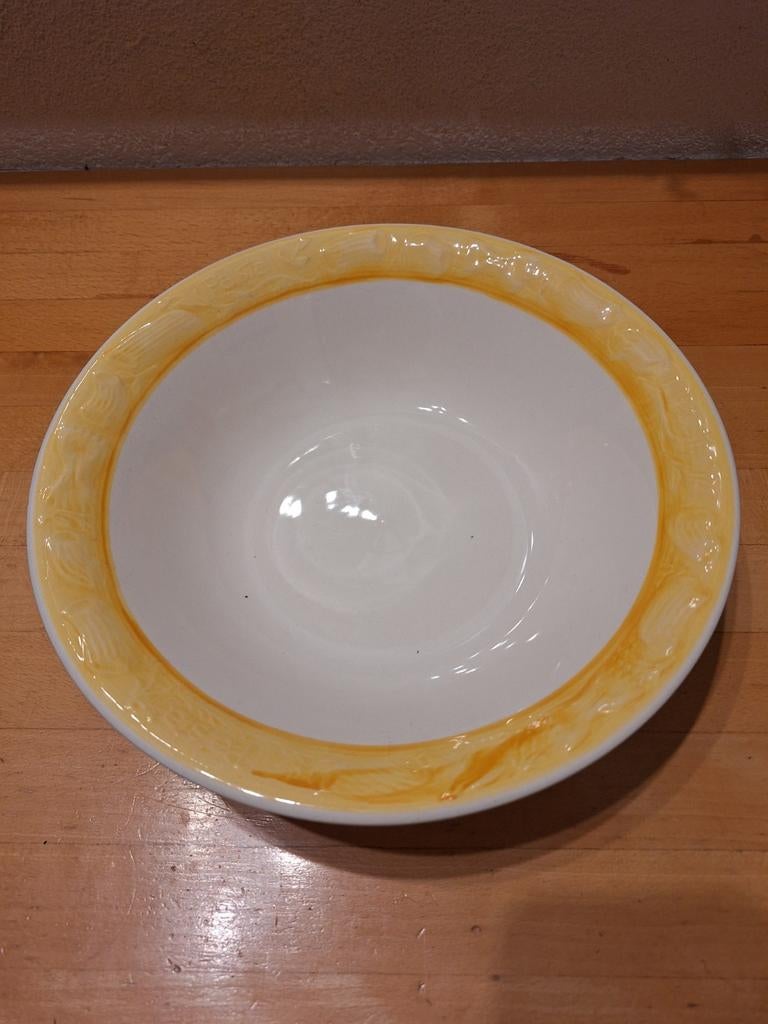 Pastaschaal met 4 diepe pastaborden, Huis en Inrichting, Keuken | Servies, Ophalen, Keramiek, Zo goed als nieuw, Bord(en)