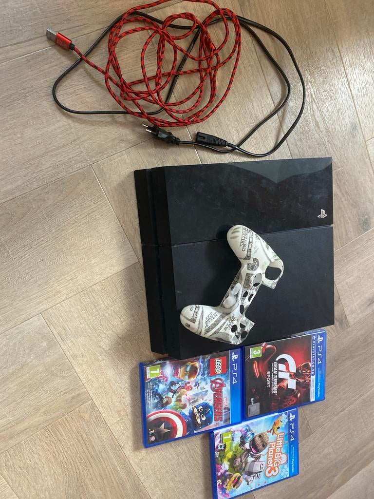 PlayStation 4 met controllerhoes en 3 games, Spelcomputers en Games, Gebruikt, Overige genres, Eén computer, Ophalen of Verzenden