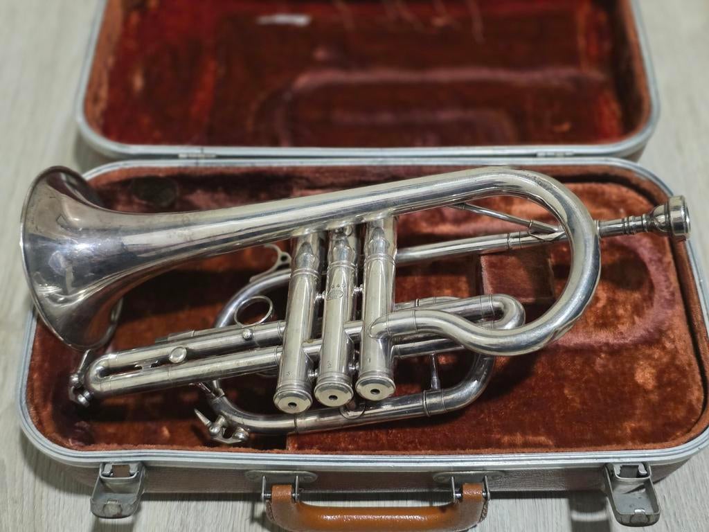 Prachtige Vintage Antoine Courtois Paris Kornet (Zilver), Ophalen of Verzenden, Gebruikt, Bes-trompet