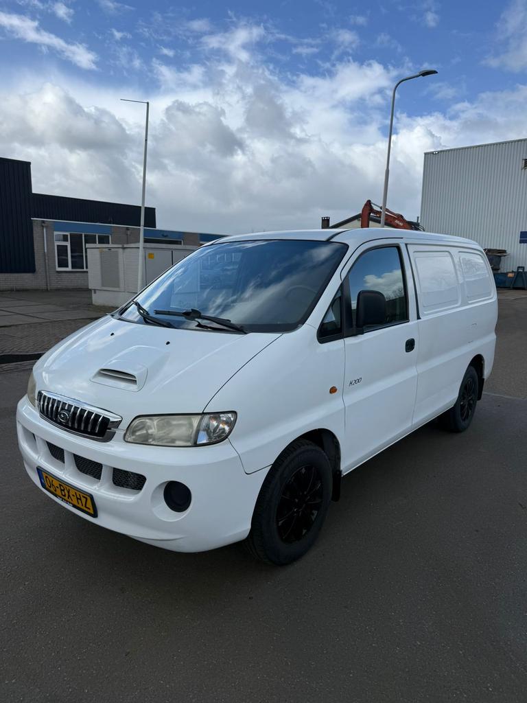 Hyundai H200 2.5 TCI KWB 2006 koeling., Voorwielaandrijving, Stof, Zwart, 4 cilinders