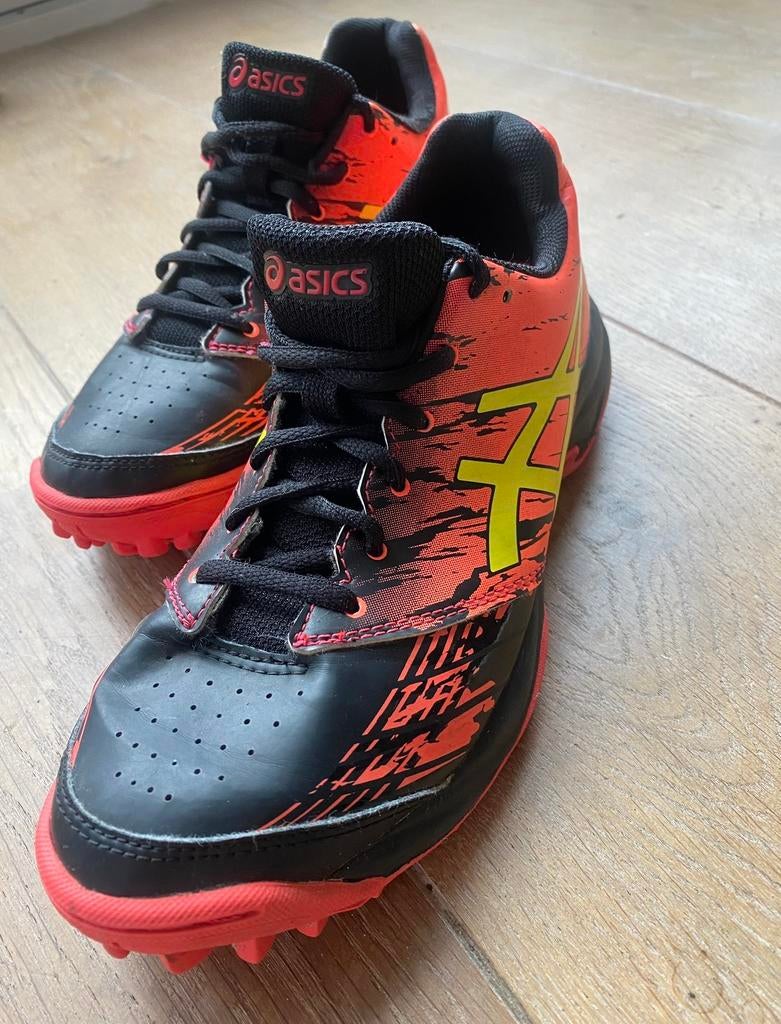 ASICS veldschoenen 37,5, Sport en Fitness, Korfbal, Ophalen, Gebruikt, Schoenen