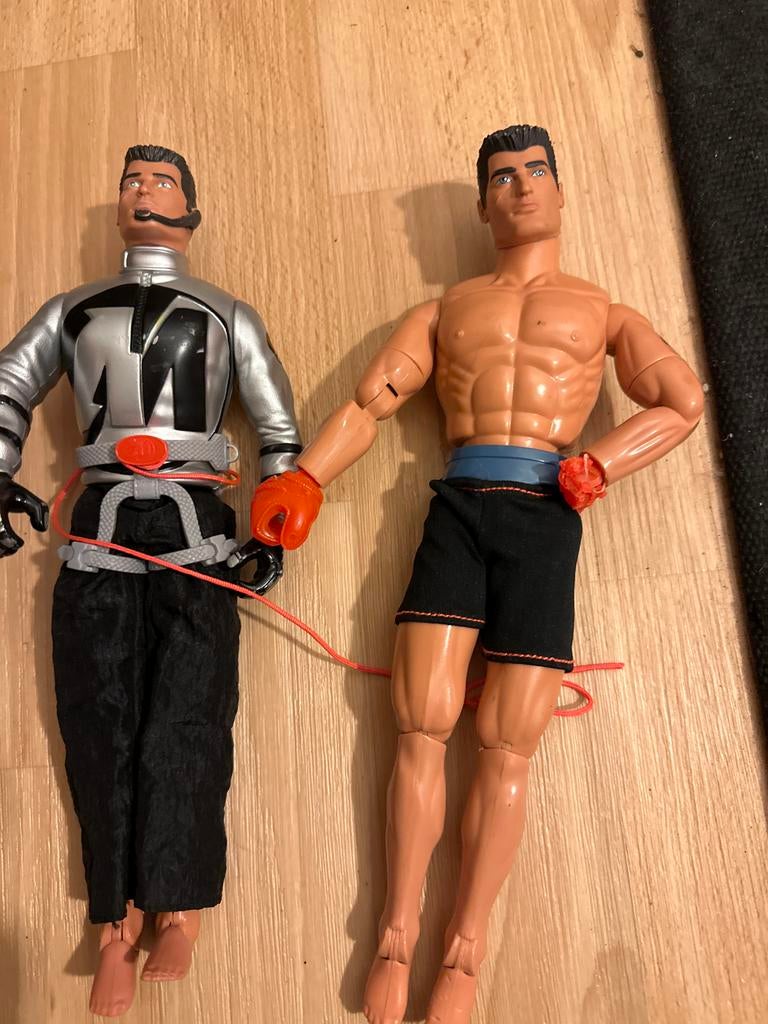 Twee actiefiguren, een met zilveren pak en een bokser, Kinderen en Baby's, Ophalen of Verzenden, Gebruikt