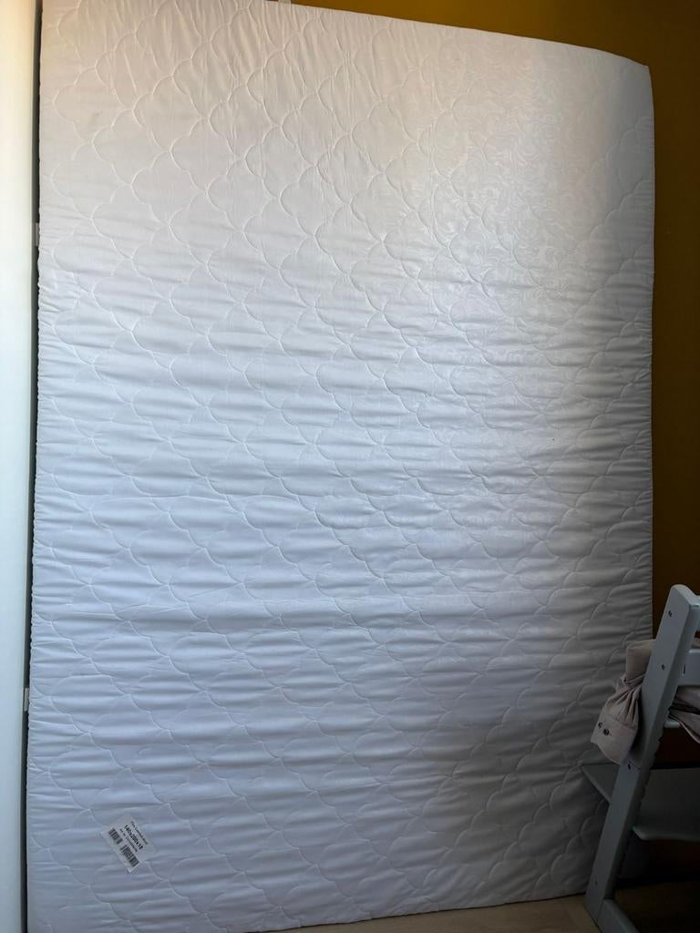 Gratis 140x200 matras z.g.a.n, Ophalen, Zo goed als nieuw, Tweepersoons, 140 cm