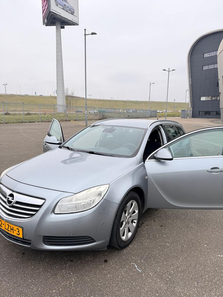 Opel Insignia 1.8 Sports Tourer 2010 Grijs MET NIEUW APK!, Auto's, Opel, 1350 kg, 4 cilinders, 1796 cc, Origineel Nederlands