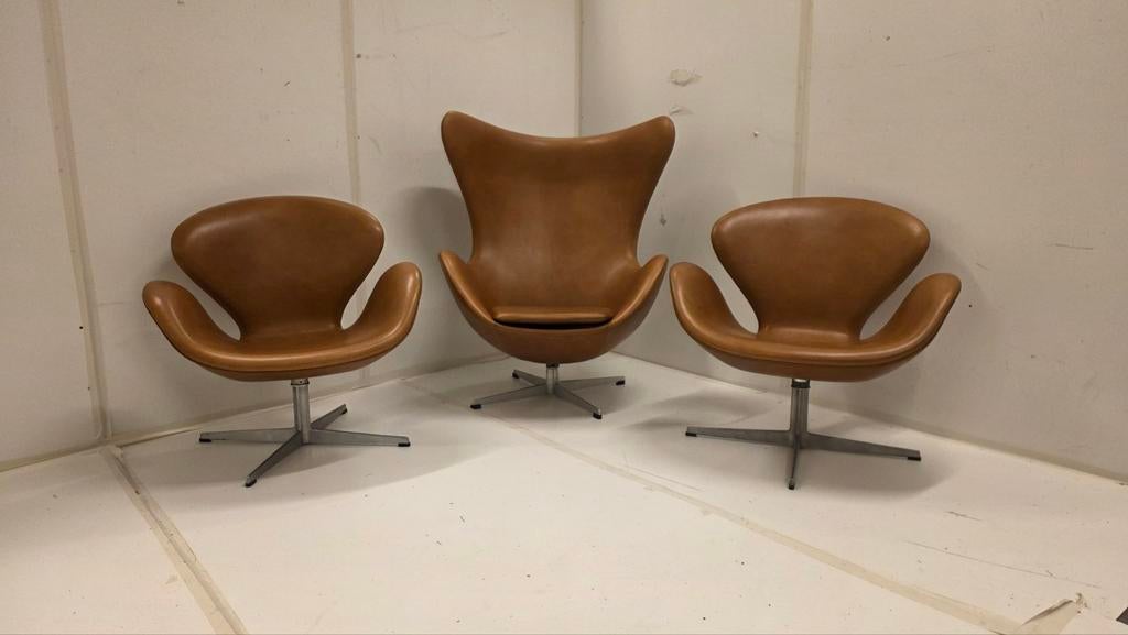 Fritz Hansen Arne Jacobsen Egg en Swan stoelen jaren '60, Ophalen, Gebruikt, Bruin, Leer