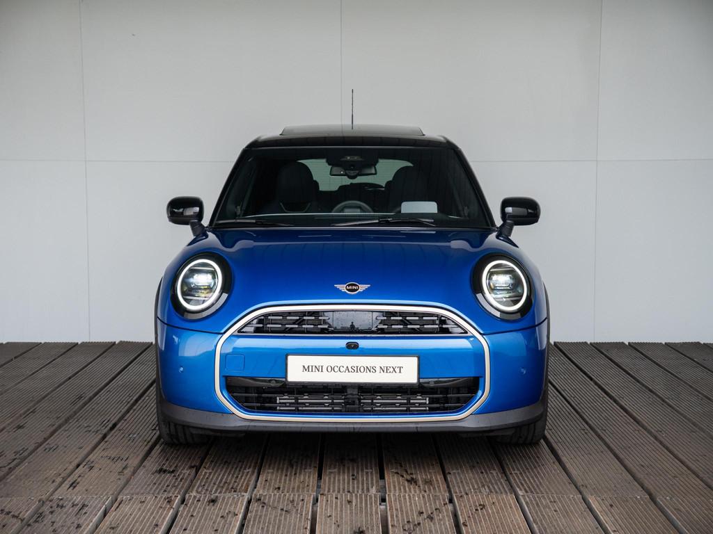 MINI 5-deurs Cooper C Favoured + L-pakket | Lentevoordeel, Auto's, Mini, Stof, Gebruikt, 156 pk, Met garantie (alle)