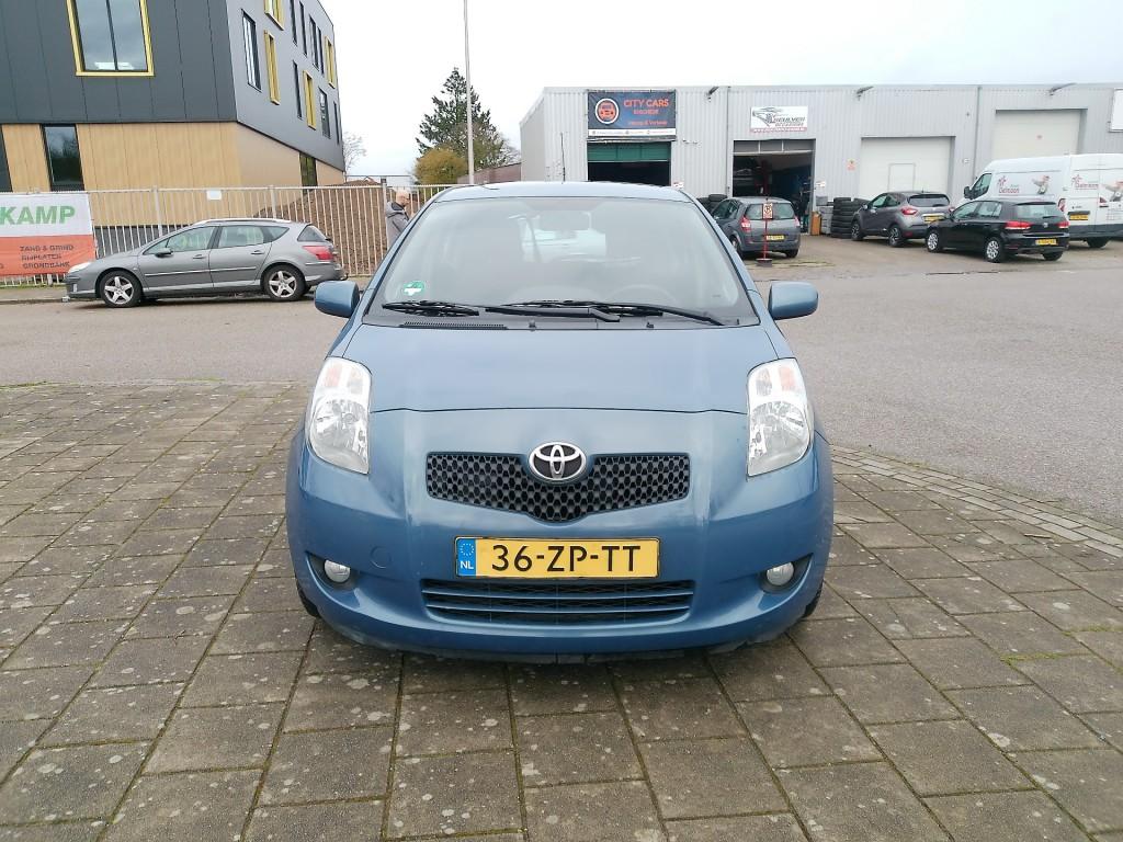 Toyota YARIS 1.3 VVTI EXEC. MMT, Auto's, 750 kg, 4 cilinders, Blauw, Bedrijf