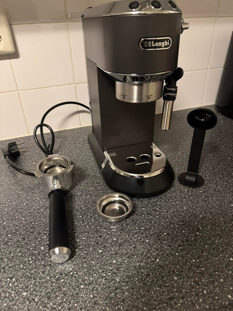 DeLonghi Espressomachine dedica Zo goed als nieuw!, Ophalen of Verzenden, Zo goed als nieuw, Espresso apparaat