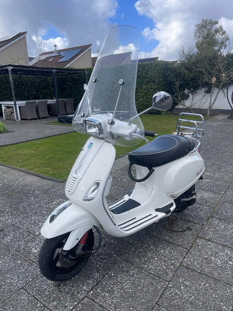 Witte Vespa S Scooter - Zo goed als nieuw, Ophalen, Maximaal 45 km/u, Zo goed als nieuw, Vespa LXV