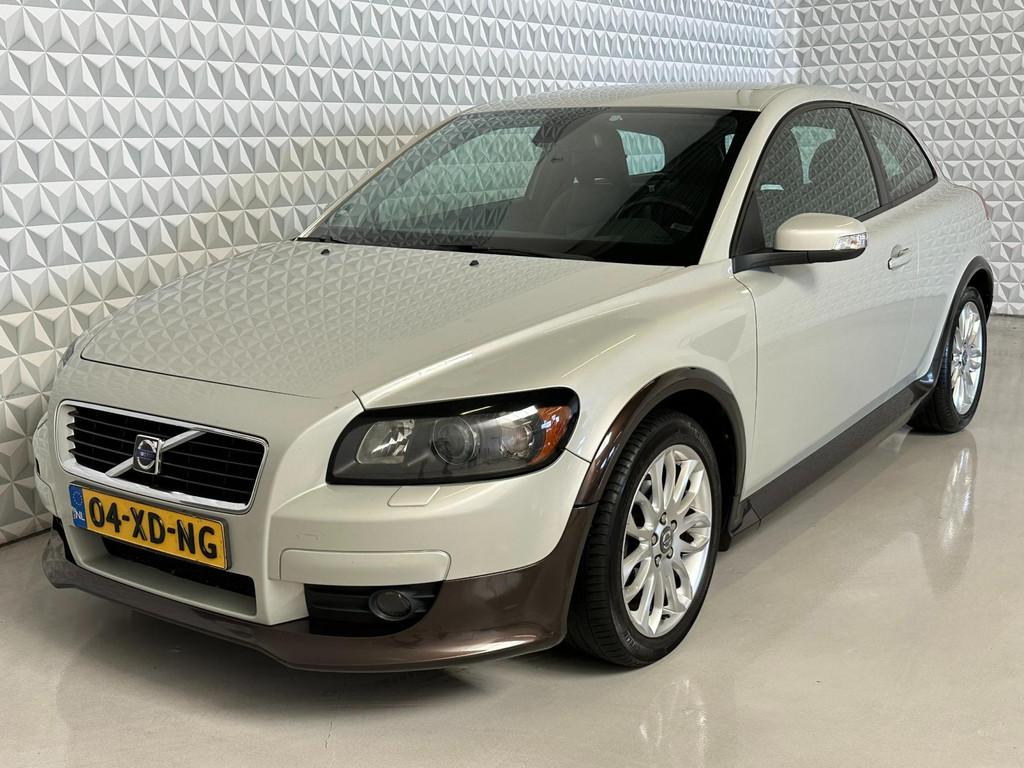 Volvo C30 2.0D Summum Leer + Navigatie + Xenon verlichting, Voorwielaandrijving, 136 pk, Zwart, 4 cilinders