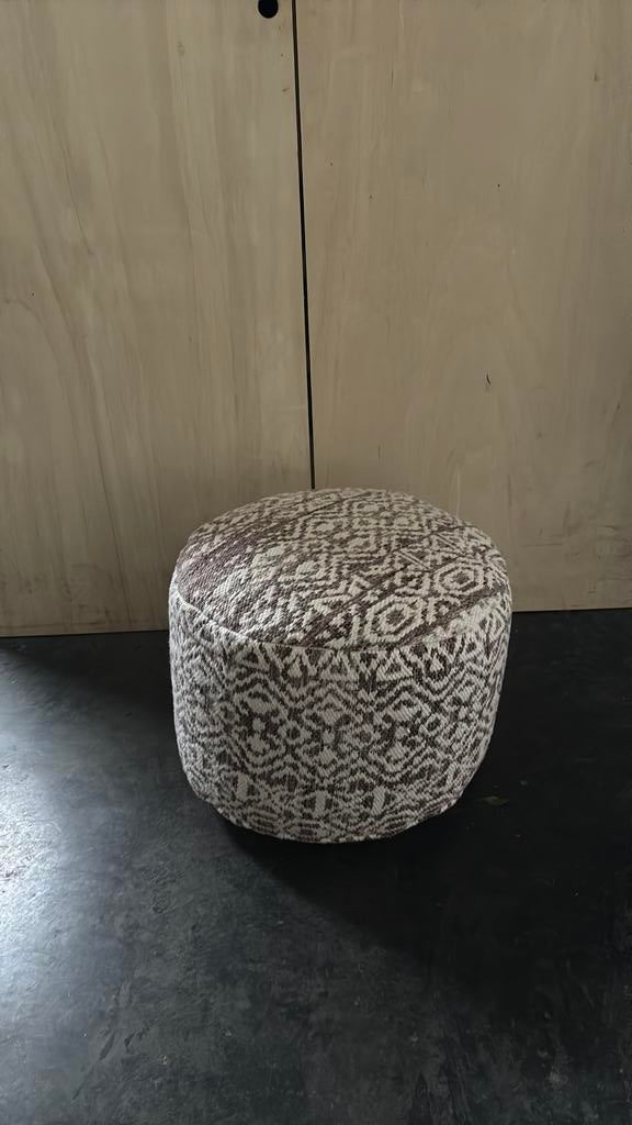 Poef lila/roze met wit nieuw, Huis en Inrichting, Ophalen, Zo goed als nieuw, 50 tot 75 cm, 50 tot 75 cm