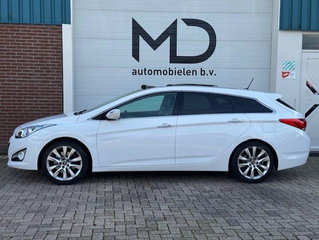 Hyundai I40 Wagon 2.0 GDI i-Catcher - LED -Panorama dak -NAP, Euro 5, Zwart, 4 cilinders, 700 kg