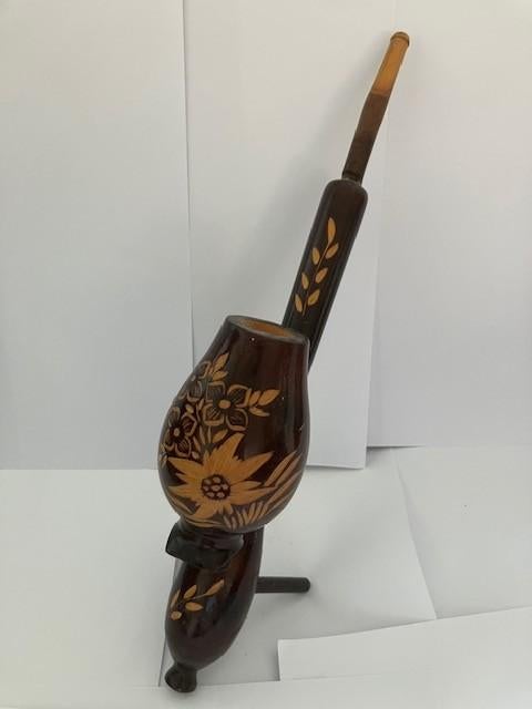 Grote decoratieve houten sierpijp met bloemenmotief, Verzamelen, Ophalen of Verzenden, Zo goed als nieuw, (Water)pijp