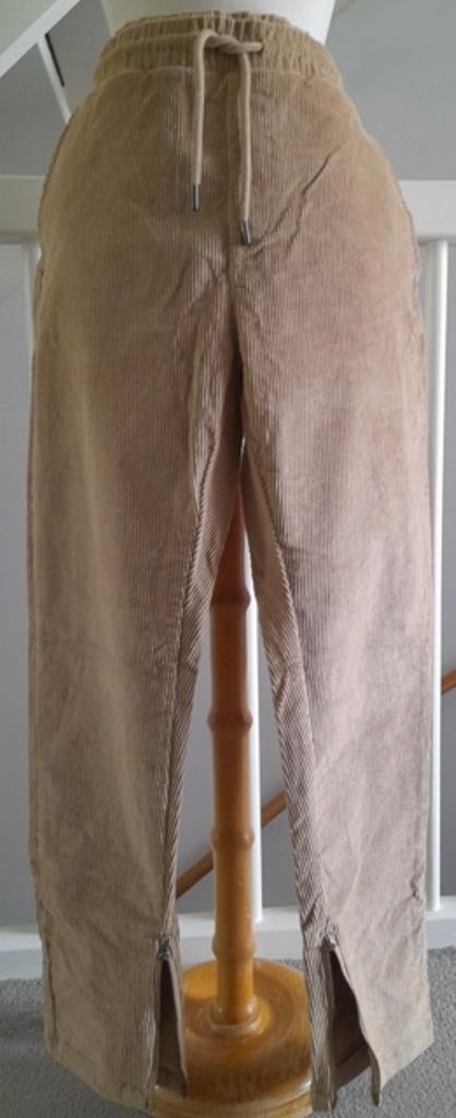 Nieuwe beige corduroy pantalon met kaartje maat 48/50M, Ophalen of Verzenden, Nieuw, Maat 48/50 (M), Beige