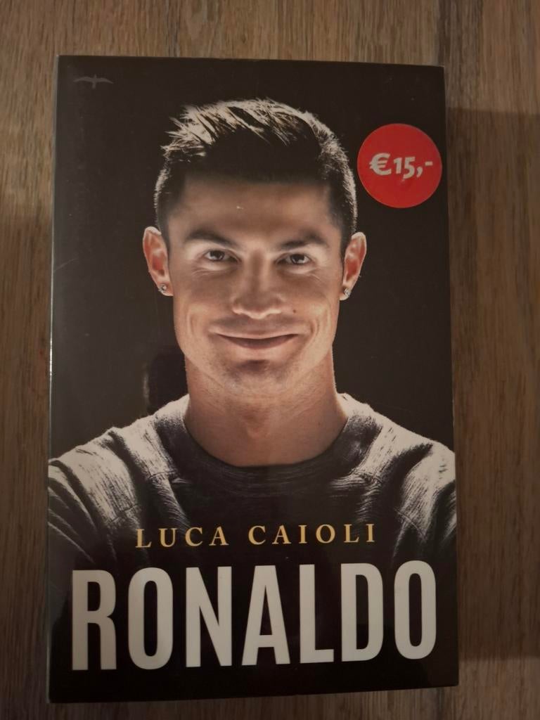 Ronaldo - Luca Caioli (Boek), Boeken, Sportboeken, Ophalen of Verzenden, Nieuw, Luca Caioli, Overige sporten