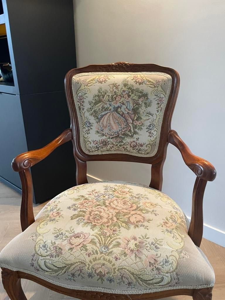 Fauteuil In Queen Ann Of Louis Xvi Stijl, Ophalen, Zo goed als nieuw, Stof, 50 tot 75 cm