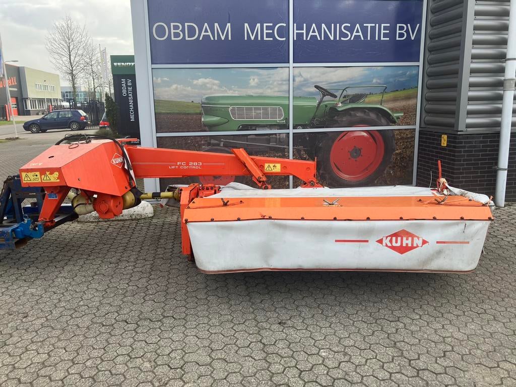 Kuhn FC 283 achtermaaier net kneuzer, Ophalen, Weidebouw