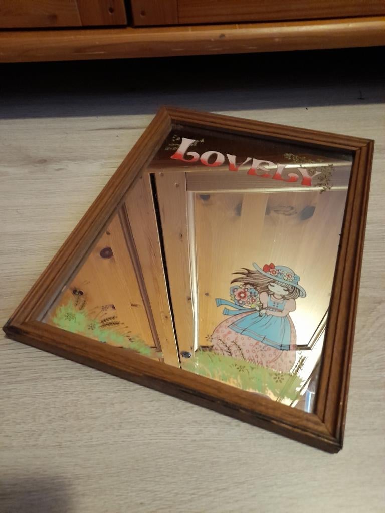 Vintage spiegel Lovely 32,5 cm x 25 cm, Minder dan 50 cm, Gebruikt, Ophalen of Verzenden, Minder dan 100 cm