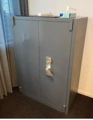 Kluis Brandkast Archiefkast Wapenkast Laptopkluis 135x95x55, Ophalen, Zo goed als nieuw, Brandkast