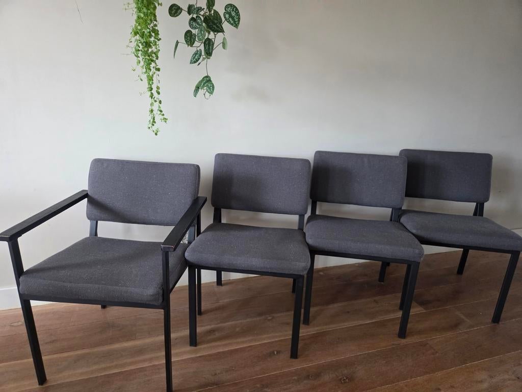 Eetkamerstoelen wehkamp 4 stuks, Ophalen, Gebruikt, Zwart, Vier