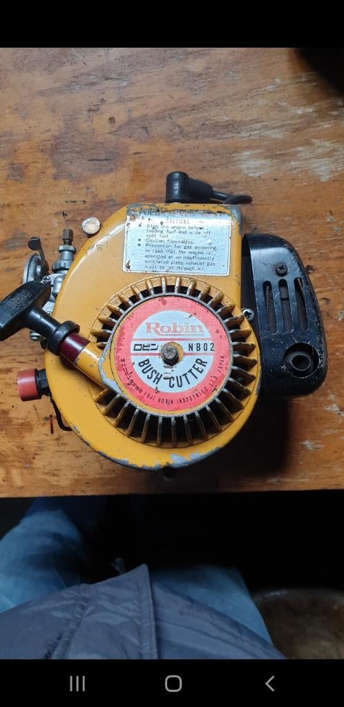Bosmaaier robin motor, Ophalen of Verzenden, Gebruikt, 10 tot 30 cm, Benzine