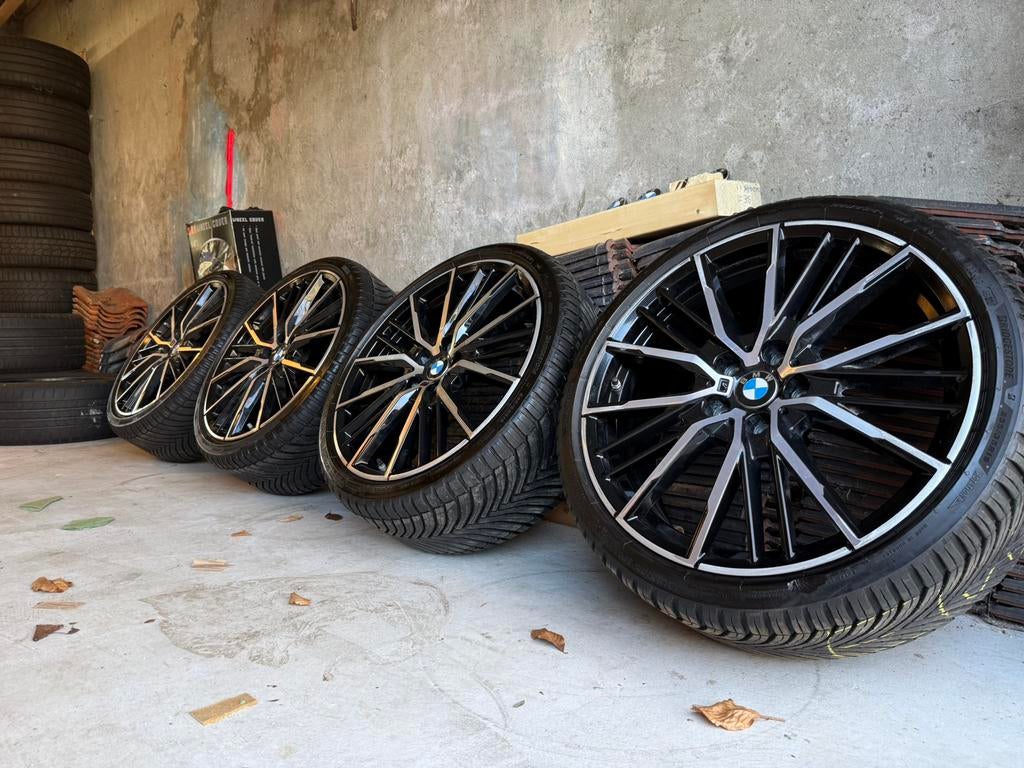 Bmw f40 552M Origineel 19 inch velgen met banden, 19 inch, Nieuw, Ophalen of Verzenden, 235 mm