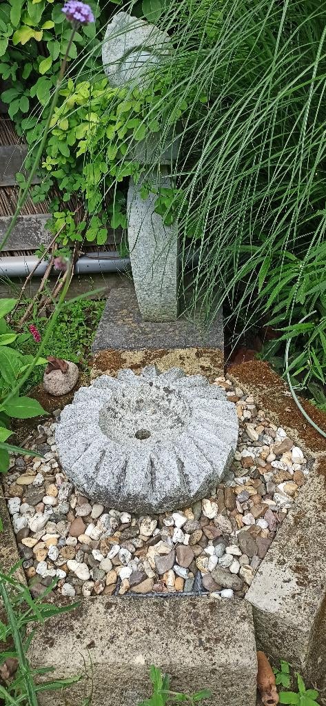 Waterornament "ZON" met elektr.pomp, draagstander en c-bak, Ophalen, Gebruikt, Graniet, Waterornament