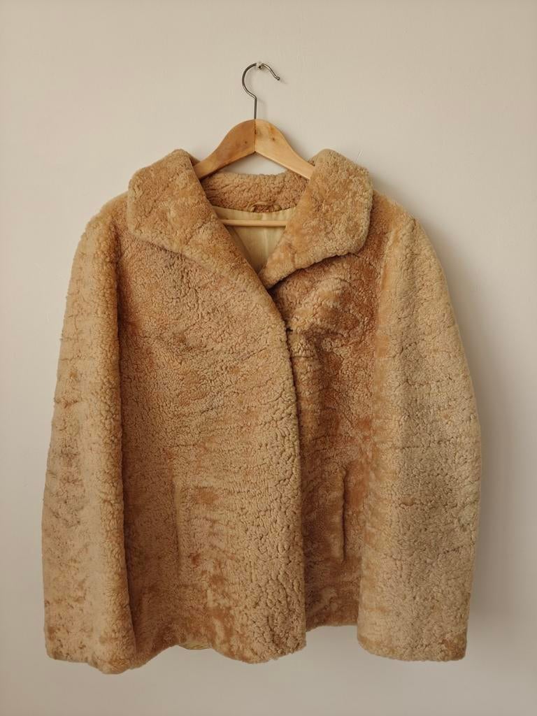 Vintage teddy coat / faux fur jas – beige – maat 44, Kleding | Dames, Jassen | Winter, Gedragen, Maat 42/44 (L), Beige, Ophalen of Verzenden