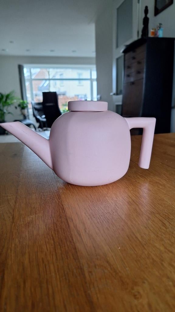 Roze theepot, Ophalen of Verzenden, Aardewerk, Overige stijlen, Overige typen
