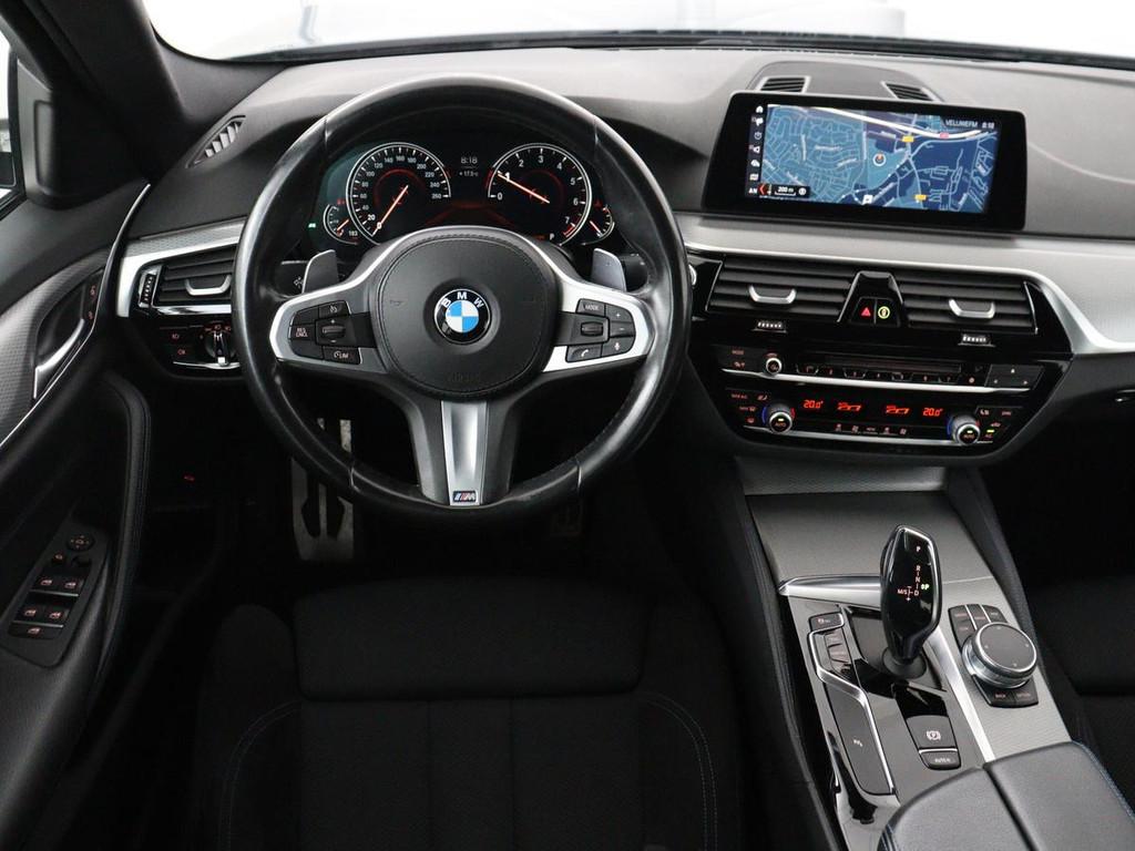 BMW 5-serie 520i M Sport | Alcantara | Sfeerverlichting | Tr, Automaat, 1998 cc, Achterwielaandrijving, Gebruikt