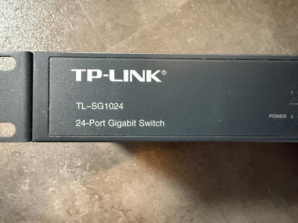 TP-Link TL- SG1024 24 poorts gigabit switch, Niet bekend, TP Link, Ophalen of Verzenden, Zo goed als nieuw