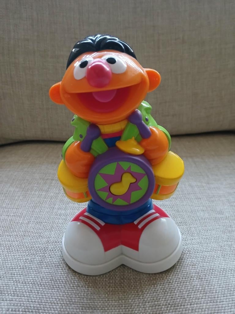 SESAMSTRAAT ERNIE MET TROMMEL., Ophalen of Verzenden