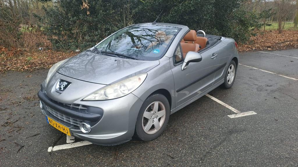 Peugeot 207 1.6 16V CC 110KW 2007 Grijs, Auto's, Peugeot, Voorwielaandrijving, 4 cilinders, Cabriolet, 4 stoelen