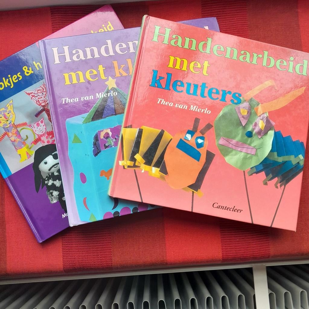 3 leuke handenarbeidboeken met Kleuters, Ophalen of Verzenden, Zo goed als nieuw, Thea van Mierlo, Non-fictie