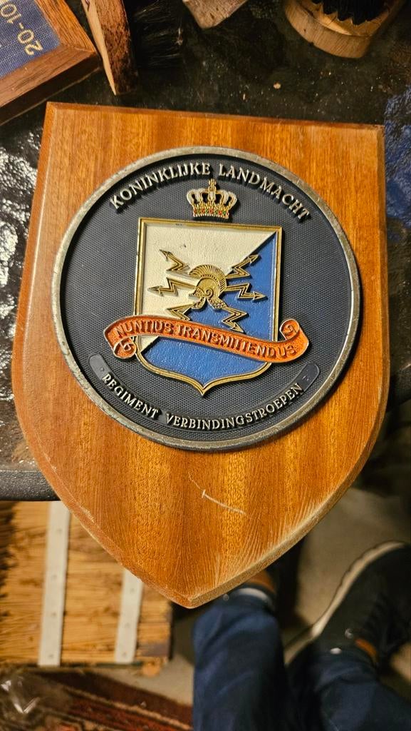 Schildje verbindingstroepen, Ophalen of Verzenden, Landmacht, Nederland, Kleding of Schoenen