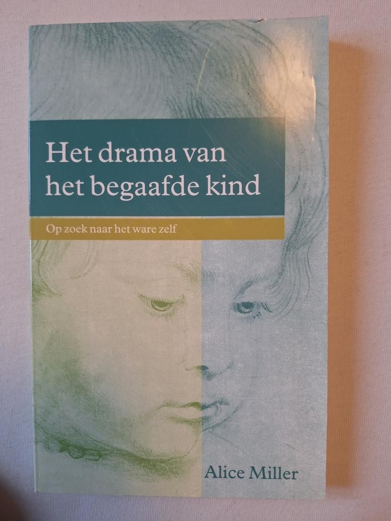 Het drama van het begaafde kind - Alice Miller, Boeken, Ophalen of Verzenden, Zo goed als nieuw, Klinische psychologie, Alice Miller