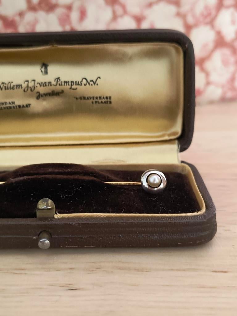Antieke gouden dasspeld met parel (ca. 1910-1925) en doosje, Ophalen of Verzenden, Zo goed als nieuw, Goud