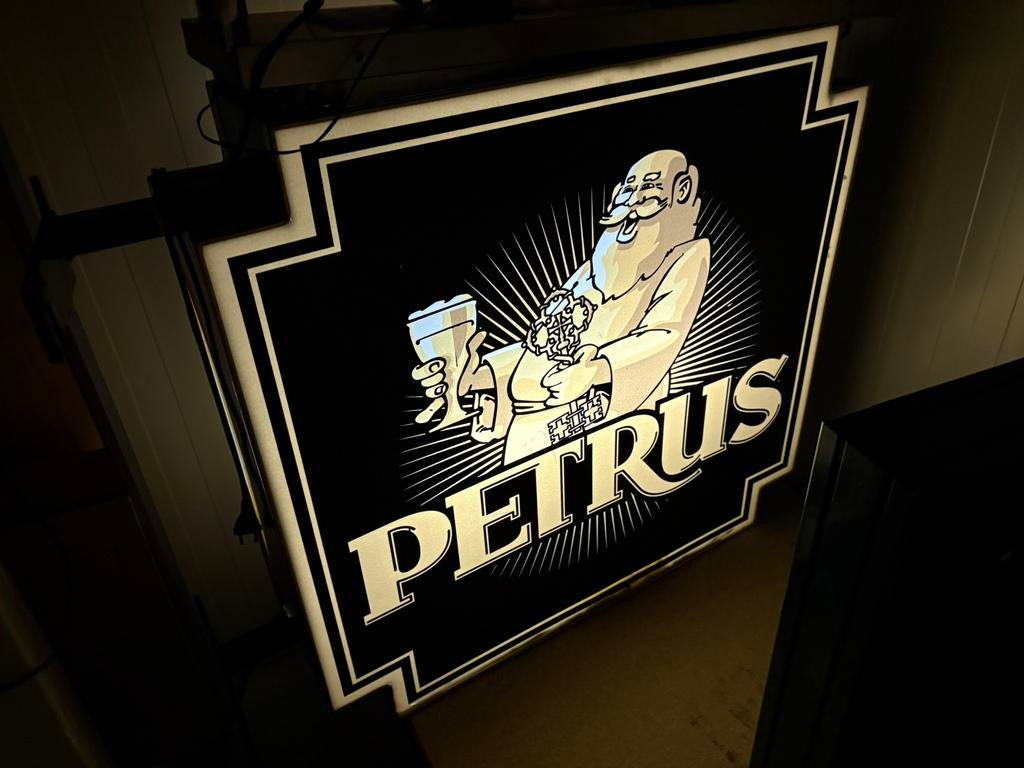Petrus bier lichtreclame, Ophalen, Zo goed als nieuw, Lichtbak of (neon) lamp