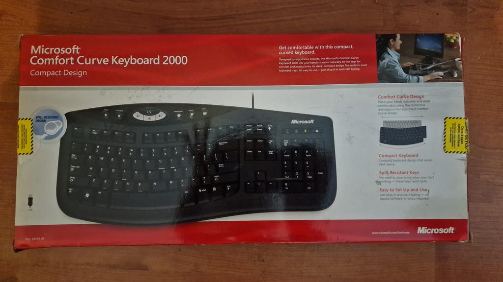Microsoft Comfort Curve Keyboard 2000 – bedraad, Computers en Software, Toetsenborden, Ophalen, Ergonomisch