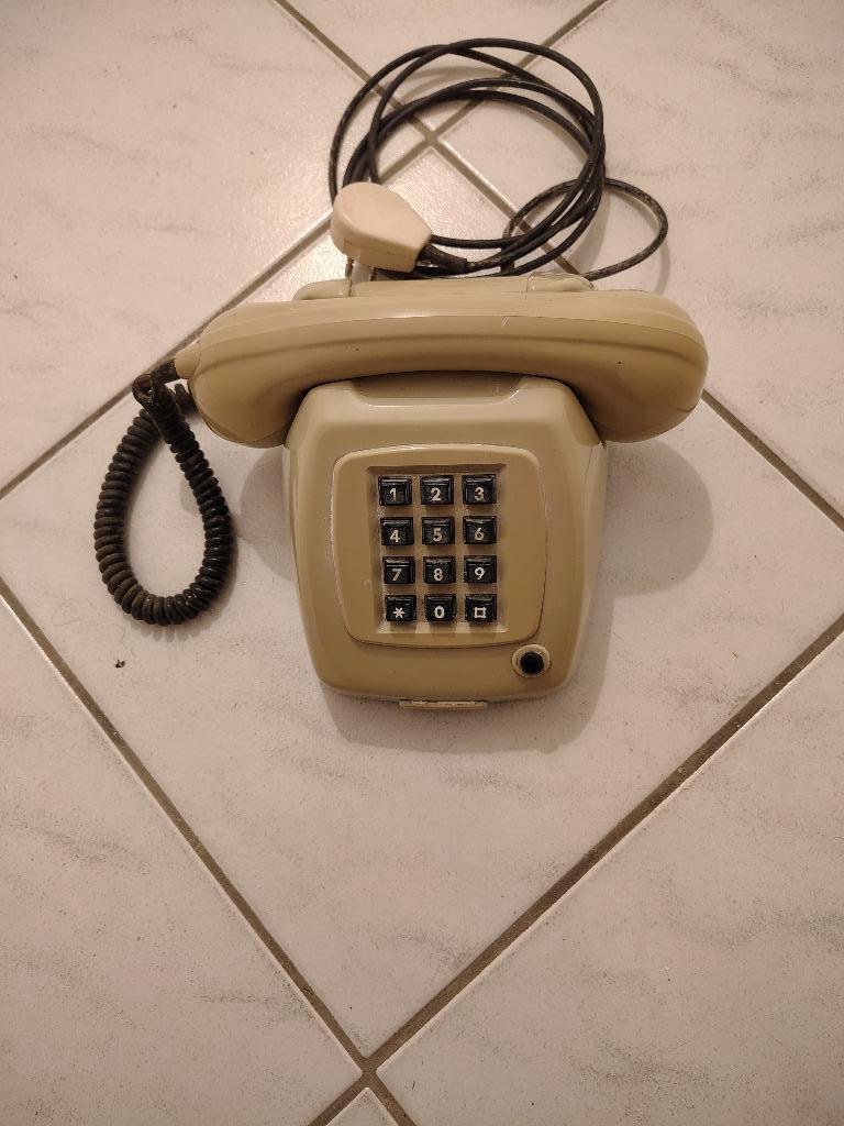 PTT type T65-TDK telefoon  i.z.g.st 15,00€, Telecommunicatie, Vaste telefoons | Niet Draadloos, Ophalen, Gebruikt, Bakeliet