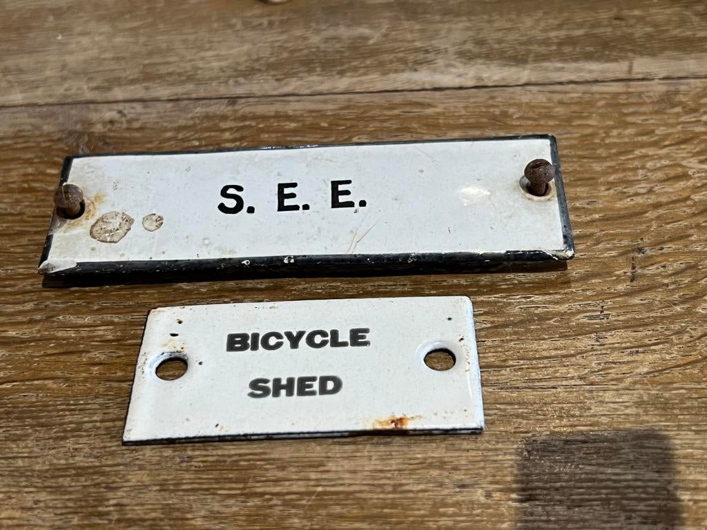 OUD EMAILLE BORDJES, Ophalen of Verzenden