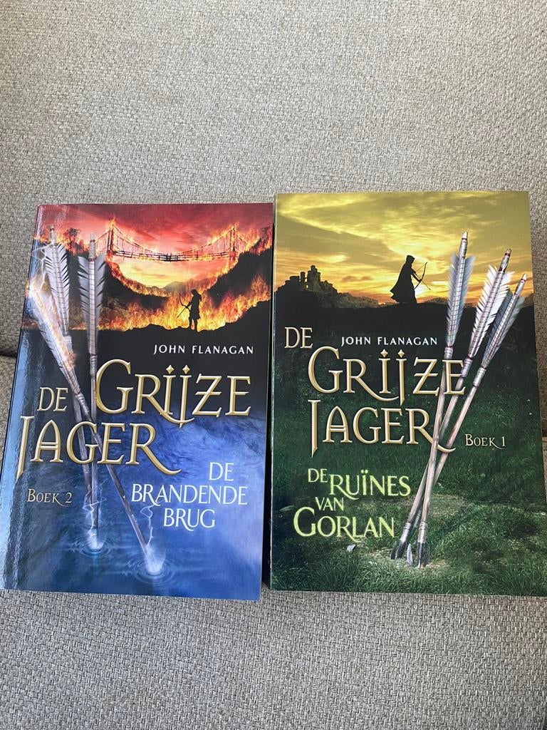 1e en/of 2e deel van De grijze jager, Ophalen of Verzenden, Zo goed als nieuw